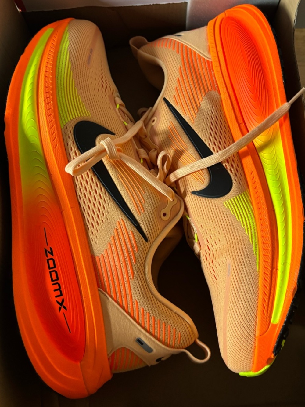 Nike Vomero 18 Orange Chalk/Black Orange 10.5 Brand New